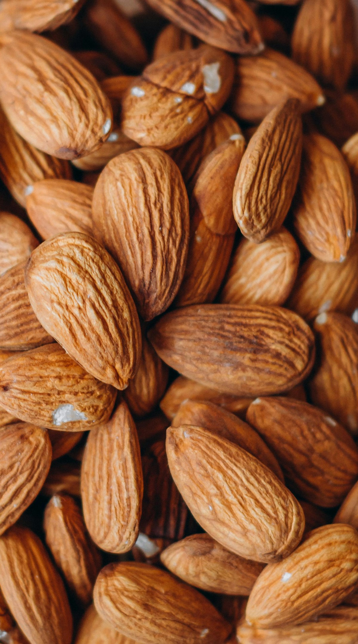 Migdale, o sursă naturală de biotină